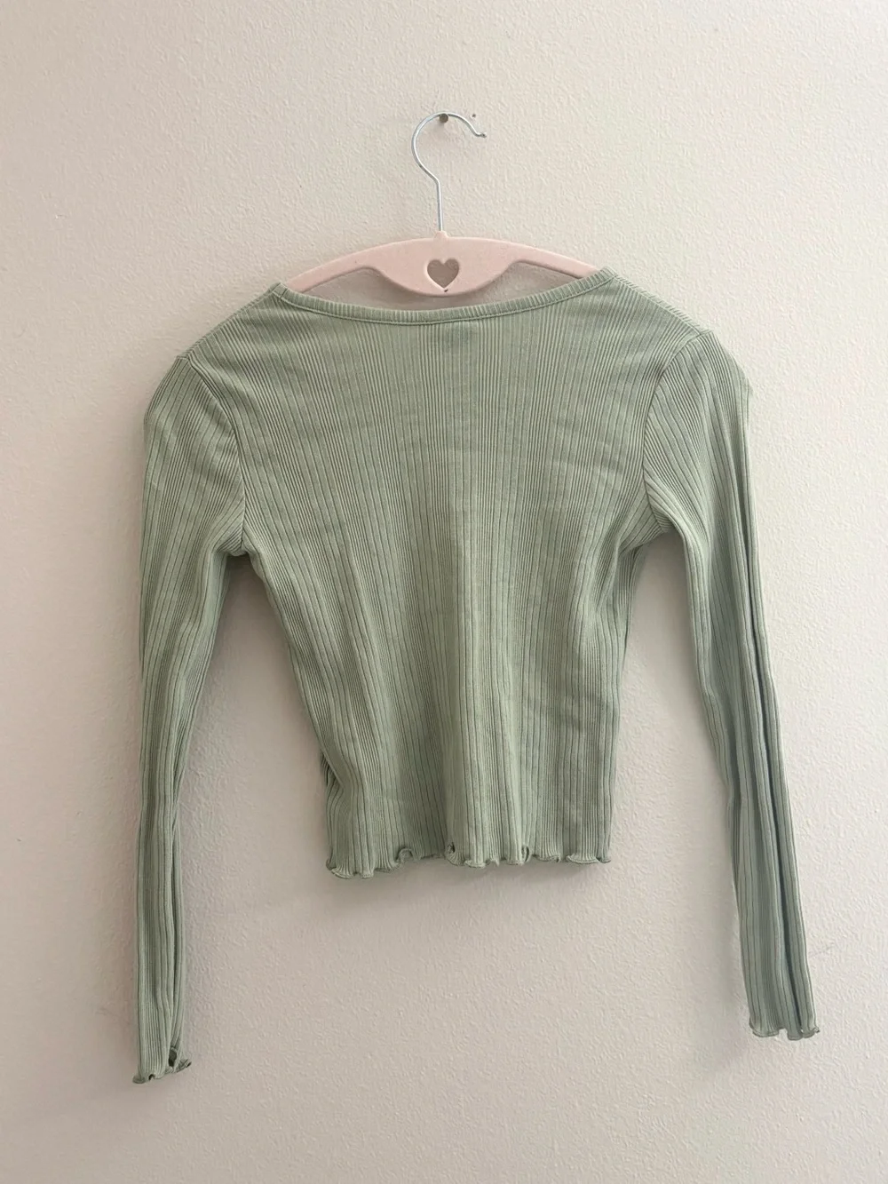 5/$15 🩷 Art Class Light Sage Ribbed Long Sleeve Crop Top